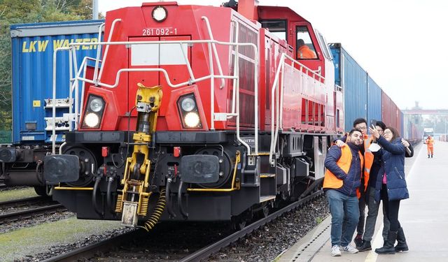 10.000'inci Çin-Avrupa yük treni Almanya'ya ulaştı