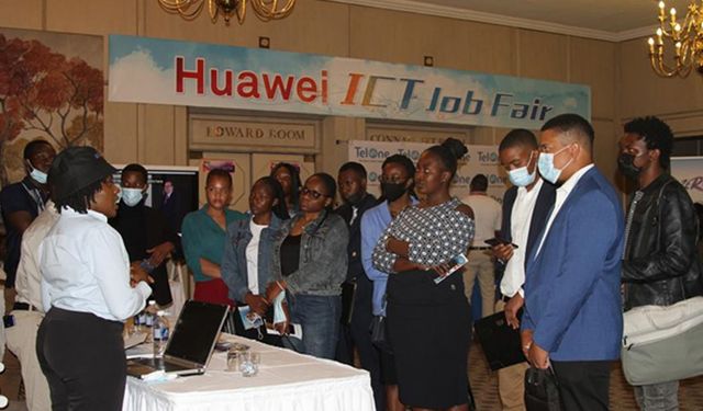 Huawei Zimbabve'nin Geleceğin Tohumları programı başladı