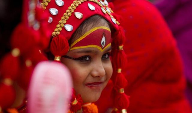 Nepal'in yaşayan tanrıçaları İndra Jatra Festivali'nde buluştu