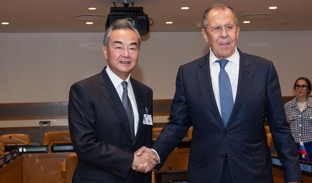Çin Dışişleri Bakanı ile Rusya Dışişleri Bakanı görüştü
