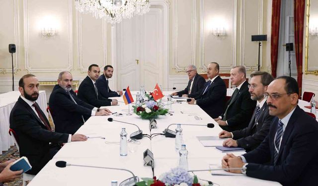 Cumhurbaşkanı Recep Tayyip Erdoğan, Ermenistan Başbakanı Paşinyan ile bir araya geldi