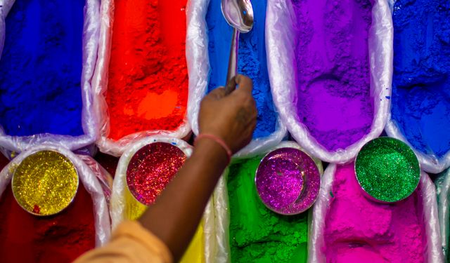 Nepal, Tihar Festivali'ne rengarenk toz boyalarla hazırlanıyor