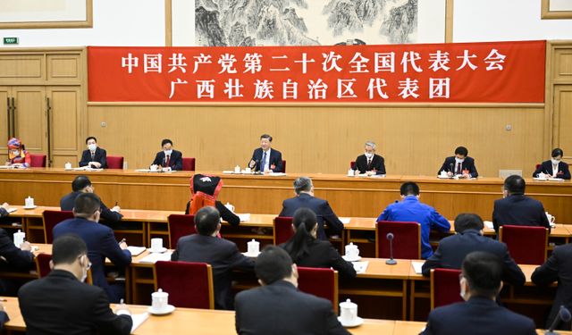 Xi, Guangxi Zhuang Özerk Bölgesi delegeleriyle grup görüşmesine katıldı