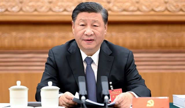 Xi, 20. ÇKP Ulusal Kongresi Başkanlık Divanı'nın 2. toplantısına başkanlık etti