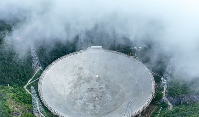 Çin'in FAST teleskobu çok büyük bir atomik gaz yapısı tespit etti