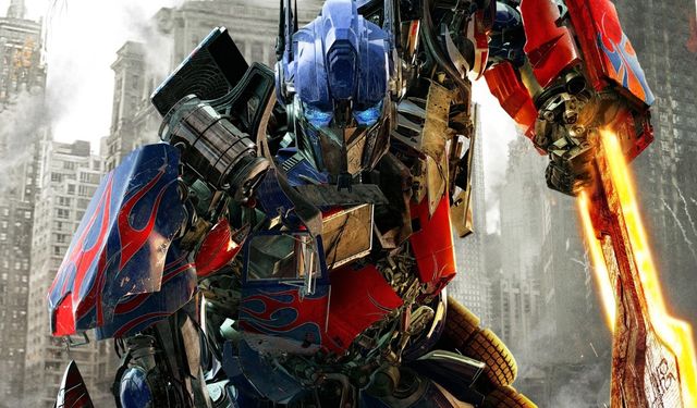 Transformers'ta Optimus'u seslendiren sanatçı Ayhan Kahya hayatını kaybetti