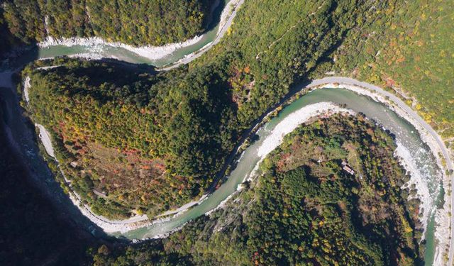 Çin'in Qinling Dağları'ndan sonbahar manzaraları