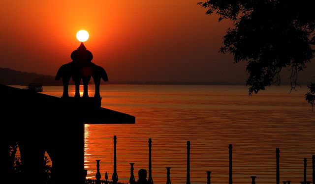 Hindistan'ın Bhopal şehrinde gün batımı manzarası