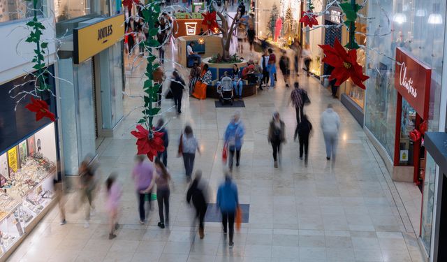 İngiltere ekonomisi üçüncü çeyrekte daraldı