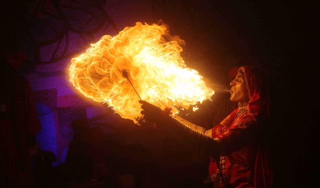 Pakistan'ın başkenti İslamabad'da düzenlenen Lok Mela Festivali sanatçıları buluşturdu