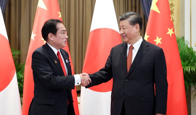 Xi, Japonya Başbakanı Fumio Kishida ile görüştü