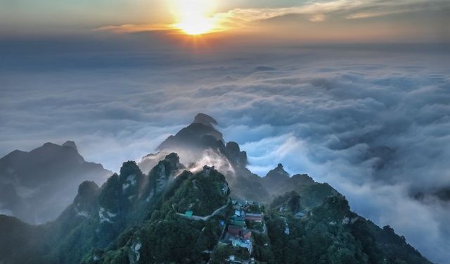 Çin'in Wudang Dağı'ndaki Beş Ejderha Sarayı'nda 1000'den fazla tarihi eser bulundu