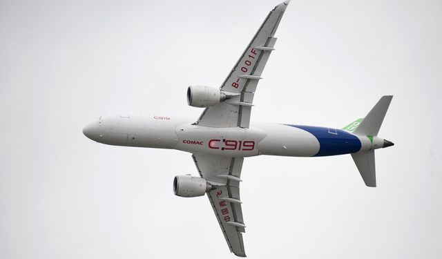 Çin'in C919 ticari jet uçağı üretim onayı aldı