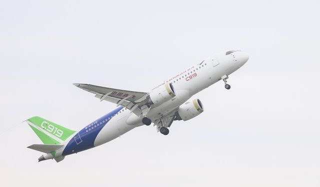 Çinli uçak üreticisi COMAC, 300 yeni C919 jet uçağı siparişi aldı