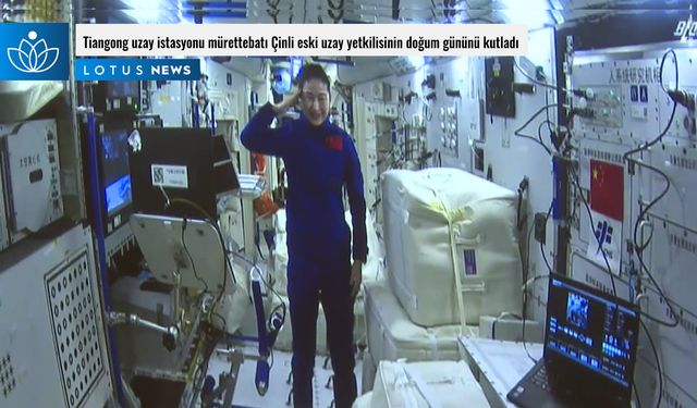 Video: Tiangong uzay istasyonu mürettebatı Çinli eski uzay yetkilisinin doğum gününü kutladı