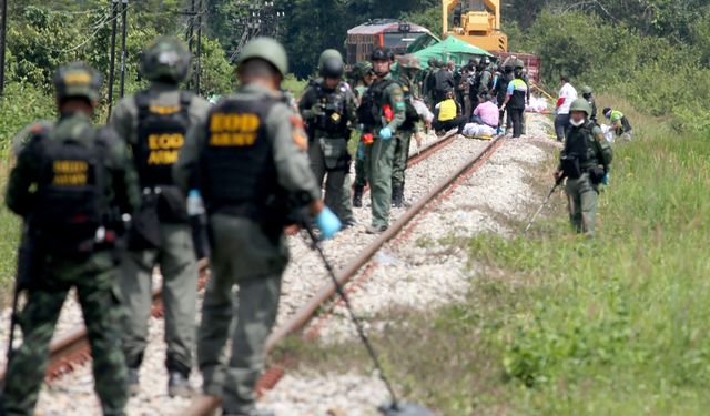 Tayland'da demiryolunda meydana gelen patlamada en az üç kişi öldü