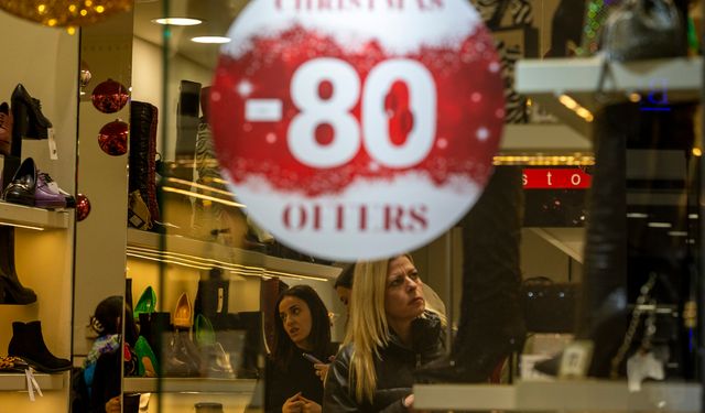 Yunanistan'da ekonomik kriz Noel alışverişlerini de vurdu