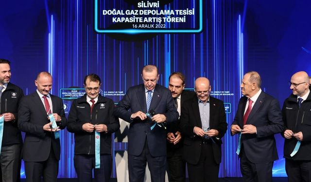 Cumhurbaşkanı Erdoğan’ın yanında dikkat çeken isim