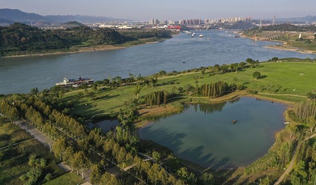 Çin'in Chongqing kenti ile Singapur, işbirliğini artırmaya yönelik etkinlik düzenledi