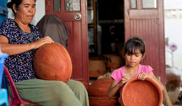 Vietnam'daki Çam halkının çömlek yapımcılığına bir bakış