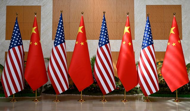 Çin Dışişleri Bakanı ile ABD'li mevkidaşı telefonda ikili ilişkileri görüştü