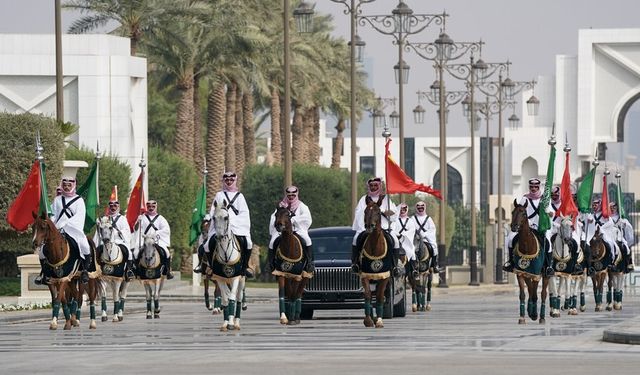 Çin Cumhurbaşkanı Xi, Suudi Arabistan Veliaht Prensi'nin düzenlediği karşılama törenine katıldı