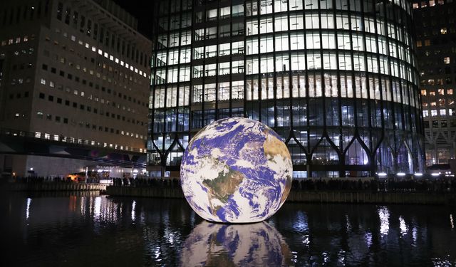 Fotoğraf: Londra'da ışık gösterisi