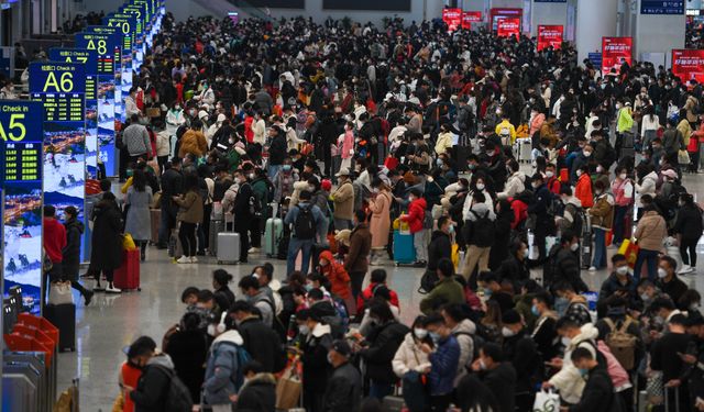 Shenzhen'de Bahar Festivali seyahat furyasında rekor tren yolcusu