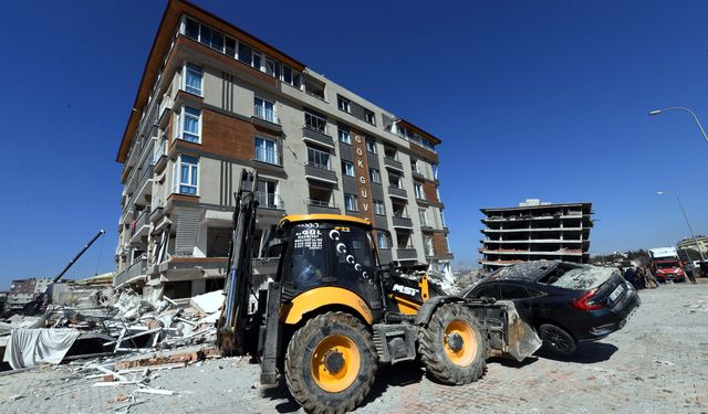 Hatay'da arama kurtarma çalışmaları sürüyor