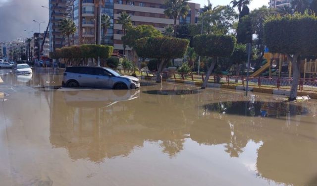 Kahramanmaraş depremi: İskenderun neden sular altında kaldı?