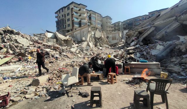 Yıkılan binanın müteahhidi tekneyle yurtdışına kaçarken yakalandı