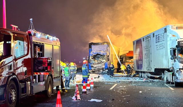 Çin'de zincirleme trafik kazası: 16 ölü