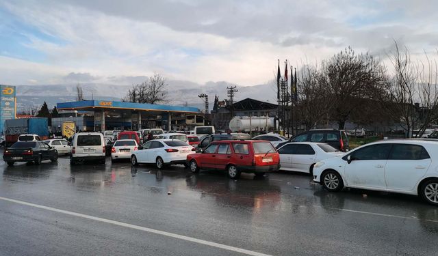 Kahramanmaraş'ta benzin kuyruğu