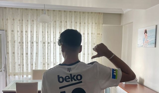 Vincent Aboubakar’dan depremzede Semih’e imzalı forma