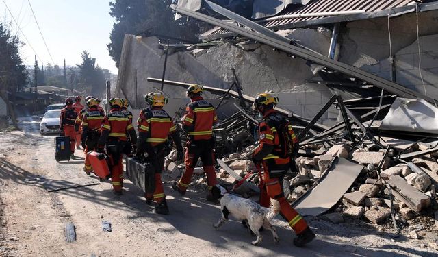 Çin'den gelen kurtarma ekipleri Antakya'da