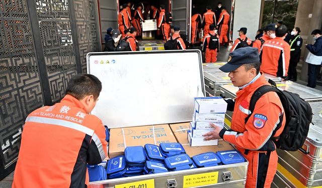 Çin, Türkiye ve Suriye'ye yardım malzemesi sevkiyatını hızlandırdı