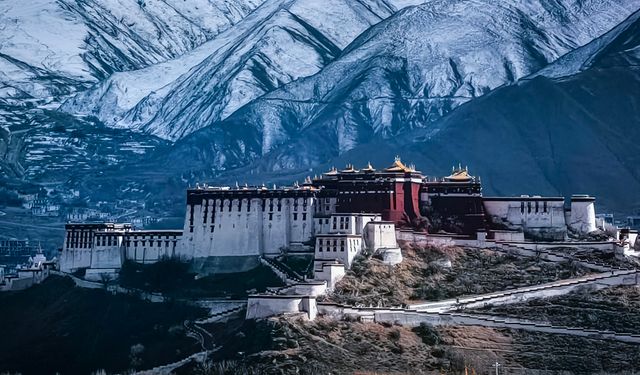 Fotoğraf: Çin'in Tibet bölgesindeki Potala Sarayı'ndan kar manzarası