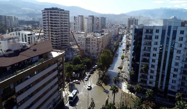 Malezya, Türkiye'ye 70 kişilik kurtarma ekibi gönderdi