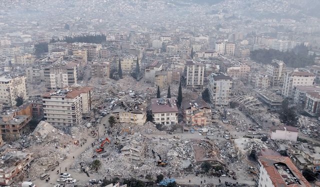 Depremden bir yıl sonra Çinli kurtarma görevlilerinin çalışmaları Türkiye'de takdirle hatırlanıyor
