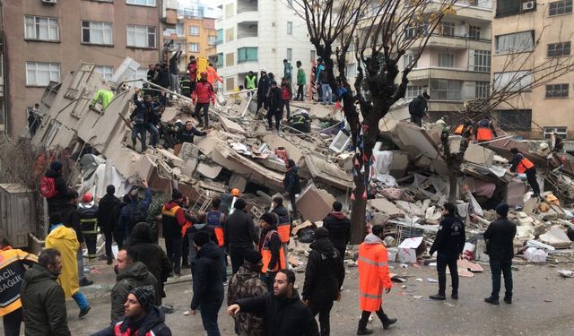 Yüzyılın en güçlü depremi: Kahramanmaraş depremleri dünya manşetlerinde