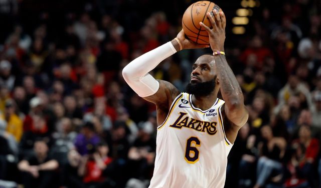 LeBron James, NBA'de en çok asist yapan 4. oyuncu oldu