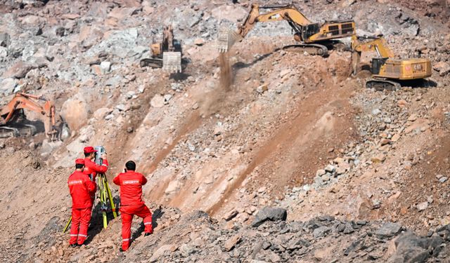 Çin'de çöken madende kurtarma çalışmaları devam ediyor