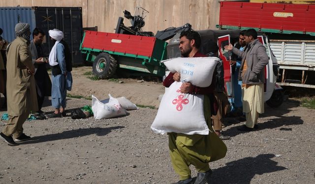 Çin'in Afganistan'a gönderdiği yardımlar ihtiyaç sahiplerine dağıtıldı