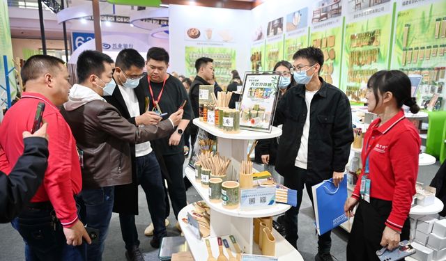 Çin'in Fuzhou kentinde 2023 Çin Sınır Ötesi E-ticaret Fuarı başladı