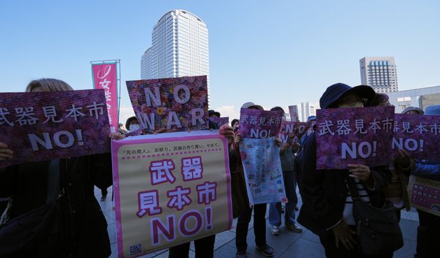 Japonya'nın silah ticaretini yoğunlaştırma hamlesi protesto edildi