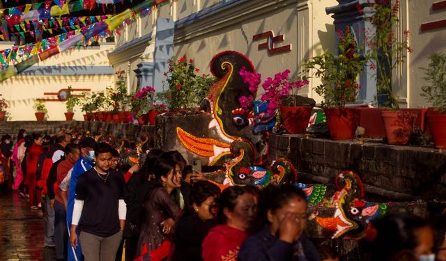 Nepal'de kutlanan Baishak Asnan Festivali'nden renkli görüntüler