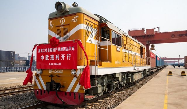 Çin'in Heilongjiang eyaletinden Avrupa'ya araç taşıyan yük treni hizmete girdi