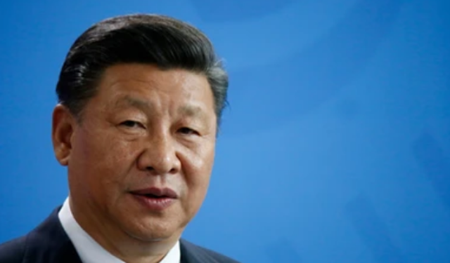 Xi, İşçi Bayramı öncesinde ülke genelindeki emekçilerin bayramını kutladı