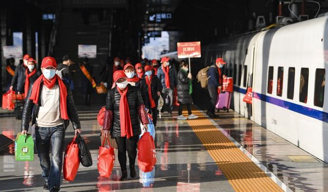 Çin'deki iç göçmen işçilerin geliri 2022'de yükseldi