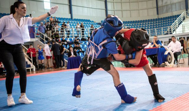 Yunanistan'da genç sporcular kung fu şampiyonasında kıyasıya mücadele etti